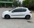 Білий Пежо 206, об'ємом двигуна 1.4 л та пробігом 195 тис. км за 3400 $, фото 5 на Automoto.ua
