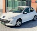 Белый Пежо 206, объемом двигателя 1.36 л и пробегом 206 тыс. км за 3990 $, фото 1 на Automoto.ua