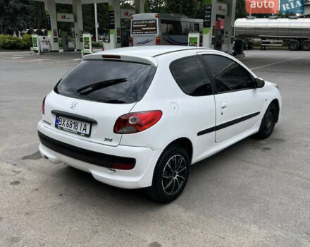 Білий Пежо 206, об'ємом двигуна 1.4 л та пробігом 250 тис. км за 3999 $, фото 3 на Automoto.ua