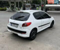 Білий Пежо 206, об'ємом двигуна 1.4 л та пробігом 250 тис. км за 3999 $, фото 3 на Automoto.ua