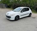 Білий Пежо 206, об'ємом двигуна 1.4 л та пробігом 195 тис. км за 3400 $, фото 1 на Automoto.ua
