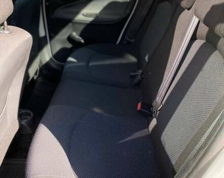 Белый Пежо 206, объемом двигателя 1.36 л и пробегом 206 тыс. км за 3990 $, фото 29 на Automoto.ua