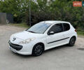 Білий Пежо 206, об'ємом двигуна 1.4 л та пробігом 250 тис. км за 3999 $, фото 1 на Automoto.ua