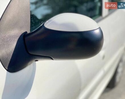 Пежо 206 2009 в Киеве на Automoto.ua Белый Пежо 206, объемом двигателя 1.36 л и пробегом 206 тыс. км за 3990 $, фото 12 на Automoto.ua