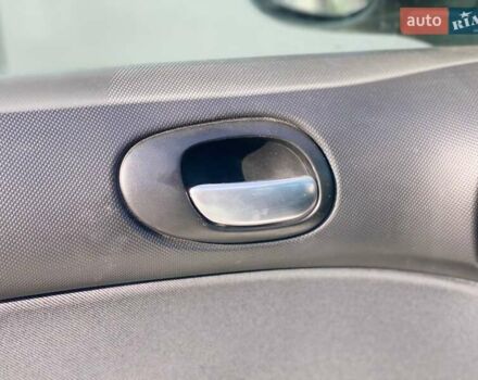 Белый Пежо 206, объемом двигателя 1.36 л и пробегом 206 тыс. км за 3990 $, фото 17 на Automoto.ua