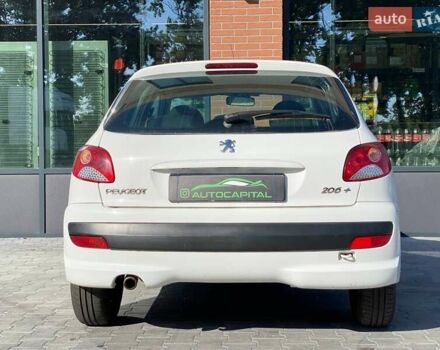 Белый Пежо 206, объемом двигателя 1.36 л и пробегом 206 тыс. км за 3990 $, фото 8 на Automoto.ua