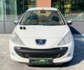 Белый Пежо 206, объемом двигателя 1.4 л и пробегом 206 тыс. км за 4990 $, фото 1 на Automoto.ua