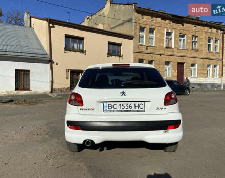 Білий Пежо 206, об'ємом двигуна 1.4 л та пробігом 213 тис. км за 4000 $, фото 25 на Automoto.ua