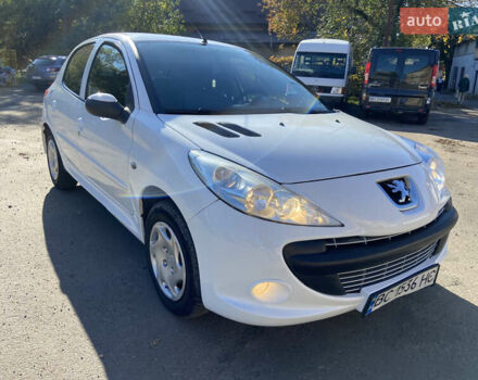 Білий Пежо 206, об'ємом двигуна 1.4 л та пробігом 213 тис. км за 4000 $, фото 22 на Automoto.ua