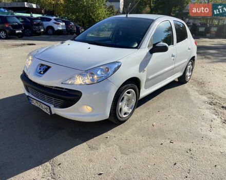 Білий Пежо 206, об'ємом двигуна 1.4 л та пробігом 213 тис. км за 4000 $, фото 20 на Automoto.ua
