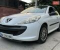 Белый Пежо 206, объемом двигателя 1.4 л и пробегом 121 тыс. км за 4600 $, фото 4 на Automoto.ua