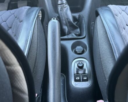 Белый Пежо 206, объемом двигателя 1.4 л и пробегом 152 тыс. км за 4700 $, фото 11 на Automoto.ua