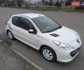 Белый Пежо 206, объемом двигателя 1.4 л и пробегом 176 тыс. км за 5200 $, фото 10 на Automoto.ua