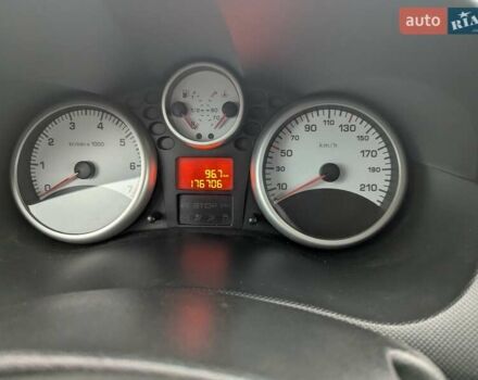 Белый Пежо 206, объемом двигателя 1.4 л и пробегом 176 тыс. км за 5200 $, фото 13 на Automoto.ua