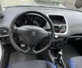 Белый Пежо 206, объемом двигателя 1.4 л и пробегом 130 тыс. км за 5800 $, фото 16 на Automoto.ua