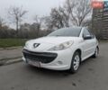 Белый Пежо 206, объемом двигателя 1.4 л и пробегом 181 тыс. км за 3800 $, фото 1 на Automoto.ua