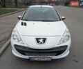 Белый Пежо 206, объемом двигателя 1.4 л и пробегом 176 тыс. км за 5200 $, фото 9 на Automoto.ua