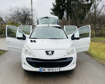 Белый Пежо 206, объемом двигателя 1.4 л и пробегом 130 тыс. км за 5800 $, фото 10 на Automoto.ua
