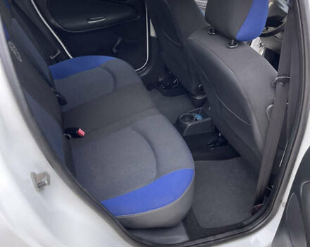 Белый Пежо 206, объемом двигателя 1.4 л и пробегом 130 тыс. км за 5800 $, фото 11 на Automoto.ua