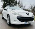 Белый Пежо 206, объемом двигателя 1.4 л и пробегом 130 тыс. км за 5800 $, фото 1 на Automoto.ua