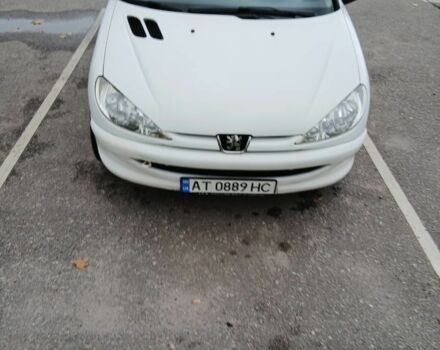 Білий Пежо 206, об'ємом двигуна 1.1 л та пробігом 237 тис. км за 2000 $, фото 2 на Automoto.ua