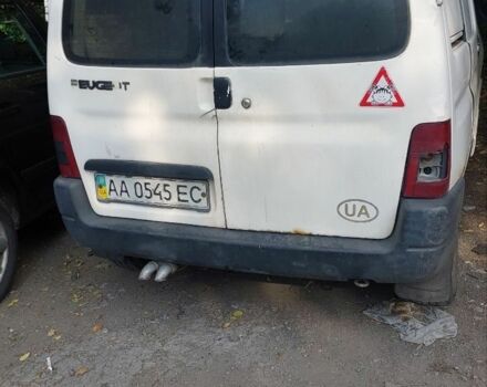 Белый Пежо 206, объемом двигателя 1.4 л и пробегом 1 тыс. км за 485 $, фото 2 на Automoto.ua