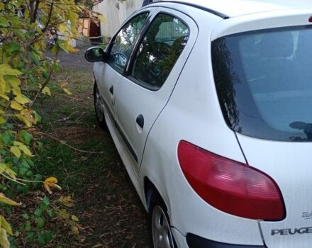 Белый Пежо 206, объемом двигателя 2 л и пробегом 360 тыс. км за 951 $, фото 2 на Automoto.ua