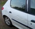 Белый Пежо 206, объемом двигателя 2 л и пробегом 360 тыс. км за 477 $, фото 5 на Automoto.ua
