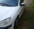 Белый Пежо 206, объемом двигателя 2 л и пробегом 360 тыс. км за 477 $, фото 4 на Automoto.ua