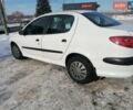 Білий Пежо 206, об'ємом двигуна 1.36 л та пробігом 221 тис. км за 2550 $, фото 1 на Automoto.ua