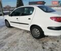Белый Пежо 206, объемом двигателя 1.36 л и пробегом 221 тыс. км за 2550 $, фото 1 на Automoto.ua