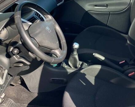 Білий Пежо 206, об'ємом двигуна 1.36 л та пробігом 206 тис. км за 4990 $, фото 19 на Automoto.ua