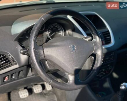 Білий Пежо 206, об'ємом двигуна 1.36 л та пробігом 206 тис. км за 4990 $, фото 21 на Automoto.ua
