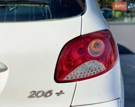 Білий Пежо 206, об'ємом двигуна 1.36 л та пробігом 206 тис. км за 4990 $, фото 11 на Automoto.ua