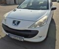 Білий Пежо 206, об'ємом двигуна 1.36 л та пробігом 130 тис. км за 5500 $, фото 7 на Automoto.ua