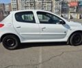 Білий Пежо 206, об'ємом двигуна 1.36 л та пробігом 130 тис. км за 5500 $, фото 2 на Automoto.ua