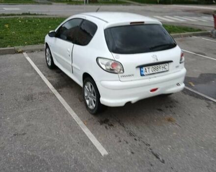 Білий Пежо 206, об'ємом двигуна 1.1 л та пробігом 237 тис. км за 2000 $, фото 1 на Automoto.ua