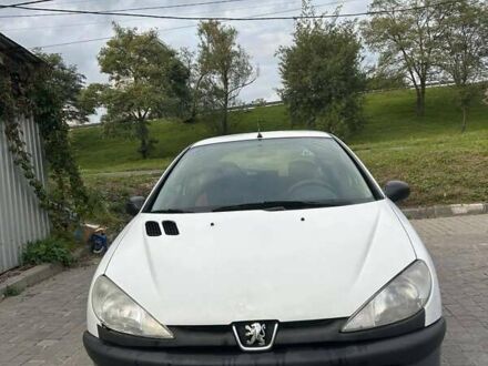 Білий Пежо 206, об'ємом двигуна 1.1 л та пробігом 265 тис. км за 1699 $, фото 1 на Automoto.ua