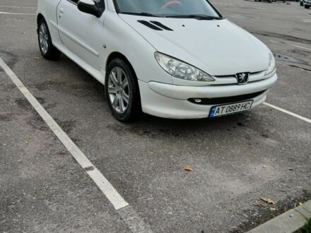 Білий Пежо 206, об'ємом двигуна 1.1 л та пробігом 237 тис. км за 2000 $, фото 1 на Automoto.ua