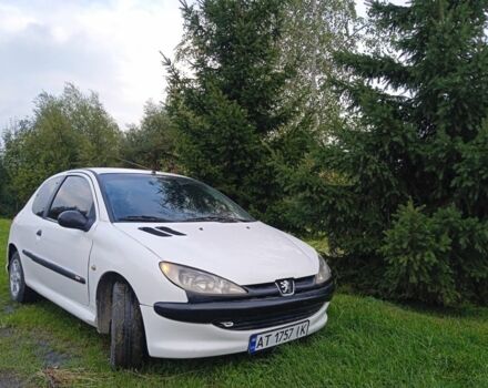 Білий Пежо 206, об'ємом двигуна 1.1 л та пробігом 187 тис. км за 1250 $, фото 1 на Automoto.ua