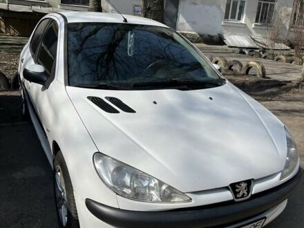 Пежо 206 2008 в Киеве на Automoto.ua Белый Пежо 206, объемом двигателя 1.36 л и пробегом 100 тыс. км за 3500 $, фото 1 на Automoto.ua