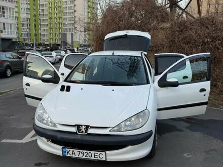 Пежо 206 2008 в Киеве на Automoto.ua Белый Пежо 206, объемом двигателя 1.4 л и пробегом 222 тыс. км за 3300 $, фото 1 на Automoto.ua