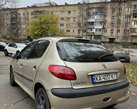 Бежевый Пежо 206, объемом двигателя 1.59 л и пробегом 179 тыс. км за 3300 $, фото 4 на Automoto.ua