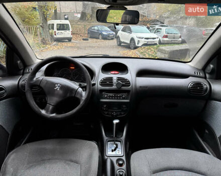 Бежевый Пежо 206, объемом двигателя 1.59 л и пробегом 179 тыс. км за 3300 $, фото 8 на Automoto.ua