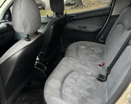 Бежевый Пежо 206, объемом двигателя 1.59 л и пробегом 179 тыс. км за 3300 $, фото 7 на Automoto.ua