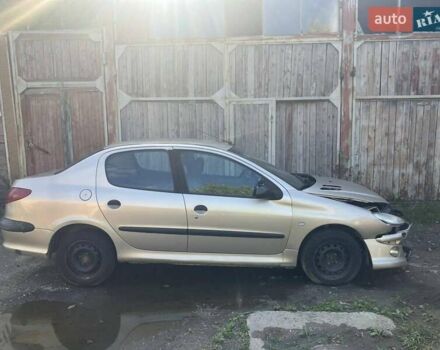 Бежевый Пежо 206, объемом двигателя 1.36 л и пробегом 193 тыс. км за 1051 $, фото 2 на Automoto.ua