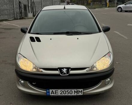 Бежевый Пежо 206, объемом двигателя 1.36 л и пробегом 240 тыс. км за 3350 $, фото 1 на Automoto.ua