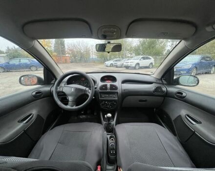 Бежевий Пежо 206, об'ємом двигуна 1.4 л та пробігом 377 тис. км за 2600 $, фото 6 на Automoto.ua