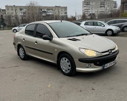 Бежевый Пежо 206, объемом двигателя 1.36 л и пробегом 240 тыс. км за 3350 $, фото 2 на Automoto.ua