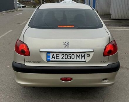 Бежевый Пежо 206, объемом двигателя 1.36 л и пробегом 240 тыс. км за 3350 $, фото 5 на Automoto.ua